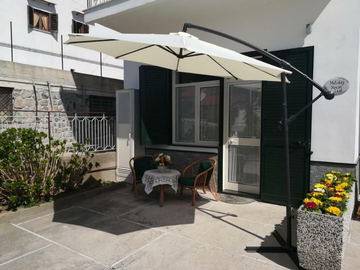 אג'רולה Holiday House Lual מראה חיצוני תמונה